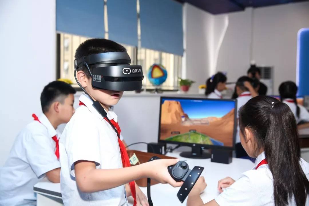 VR教育+VR智慧教室，VR课堂，VR教室，VR科普课堂综整体建设方案